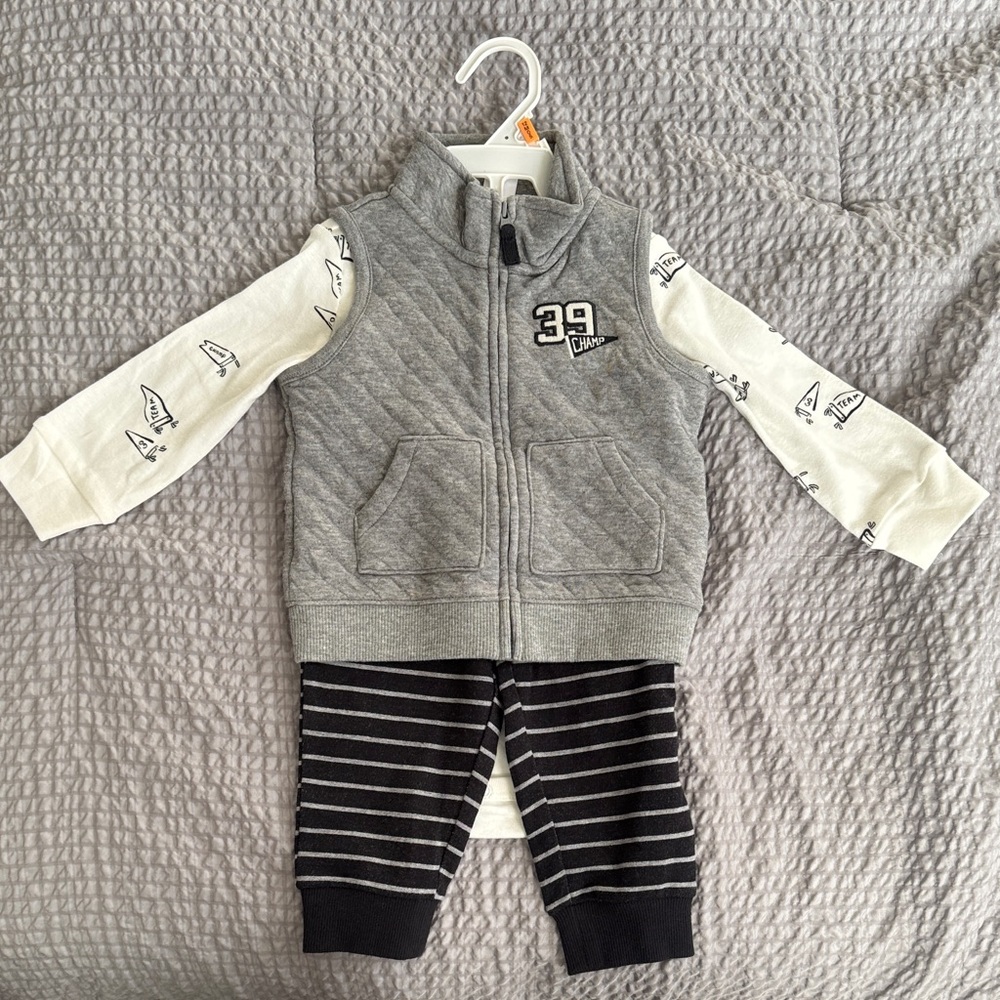 ⚠️Carter’s Vest with Onesie + Pants Set⚠️ - Picture 1 of 2